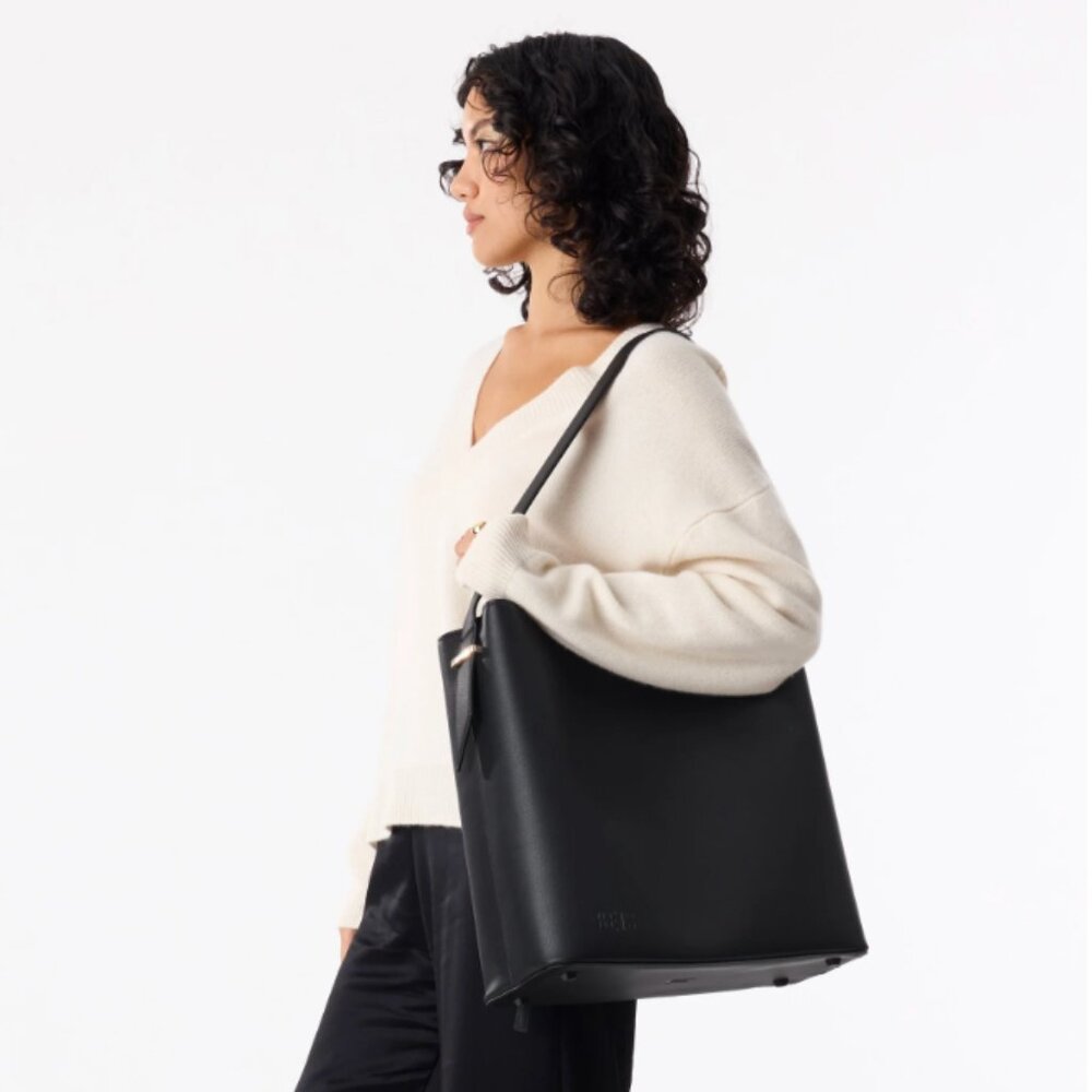 Beis The Wicked Tote in Black